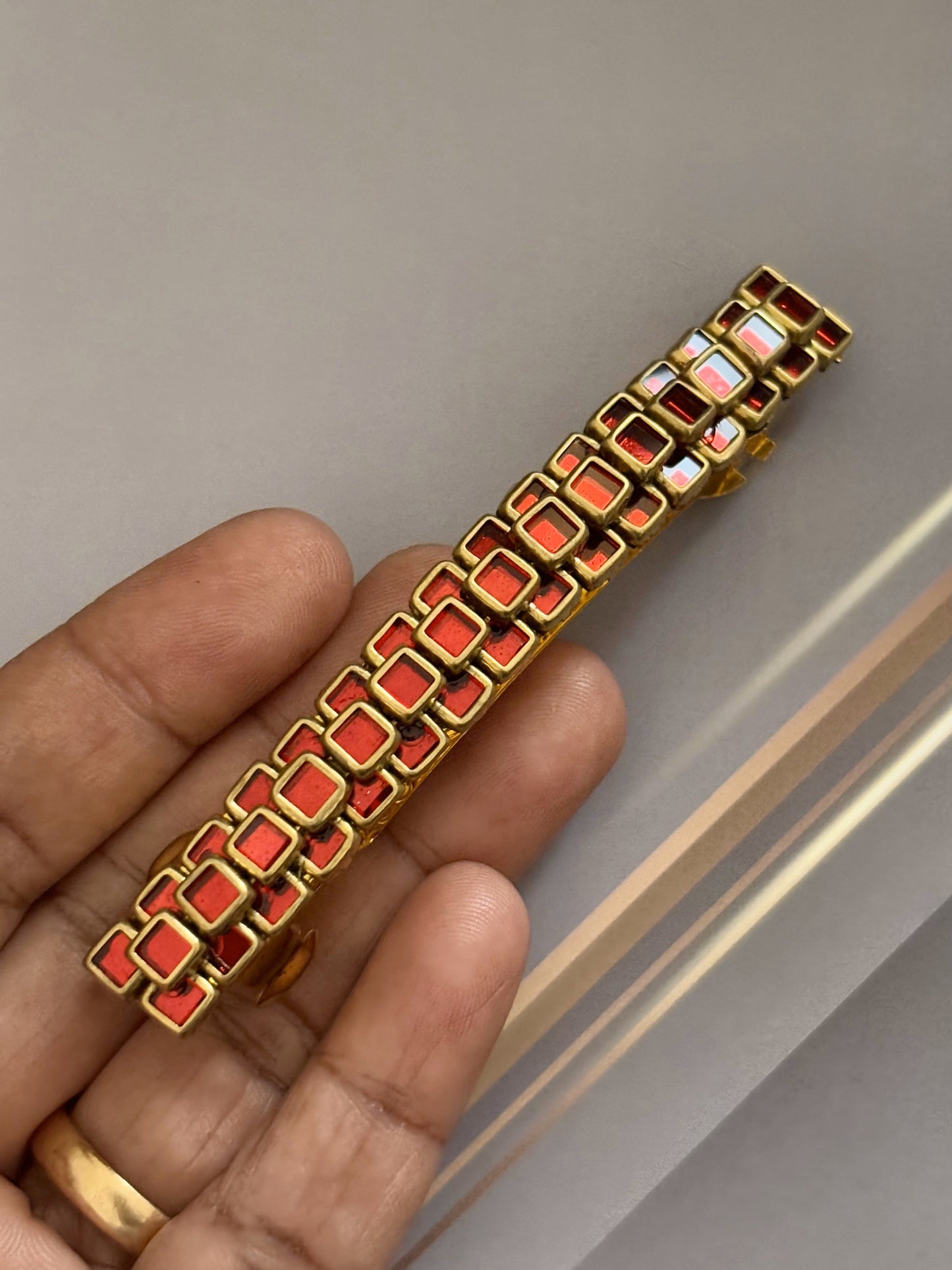 Handmade Light Red Kundan Hair Clip with Geometric Design