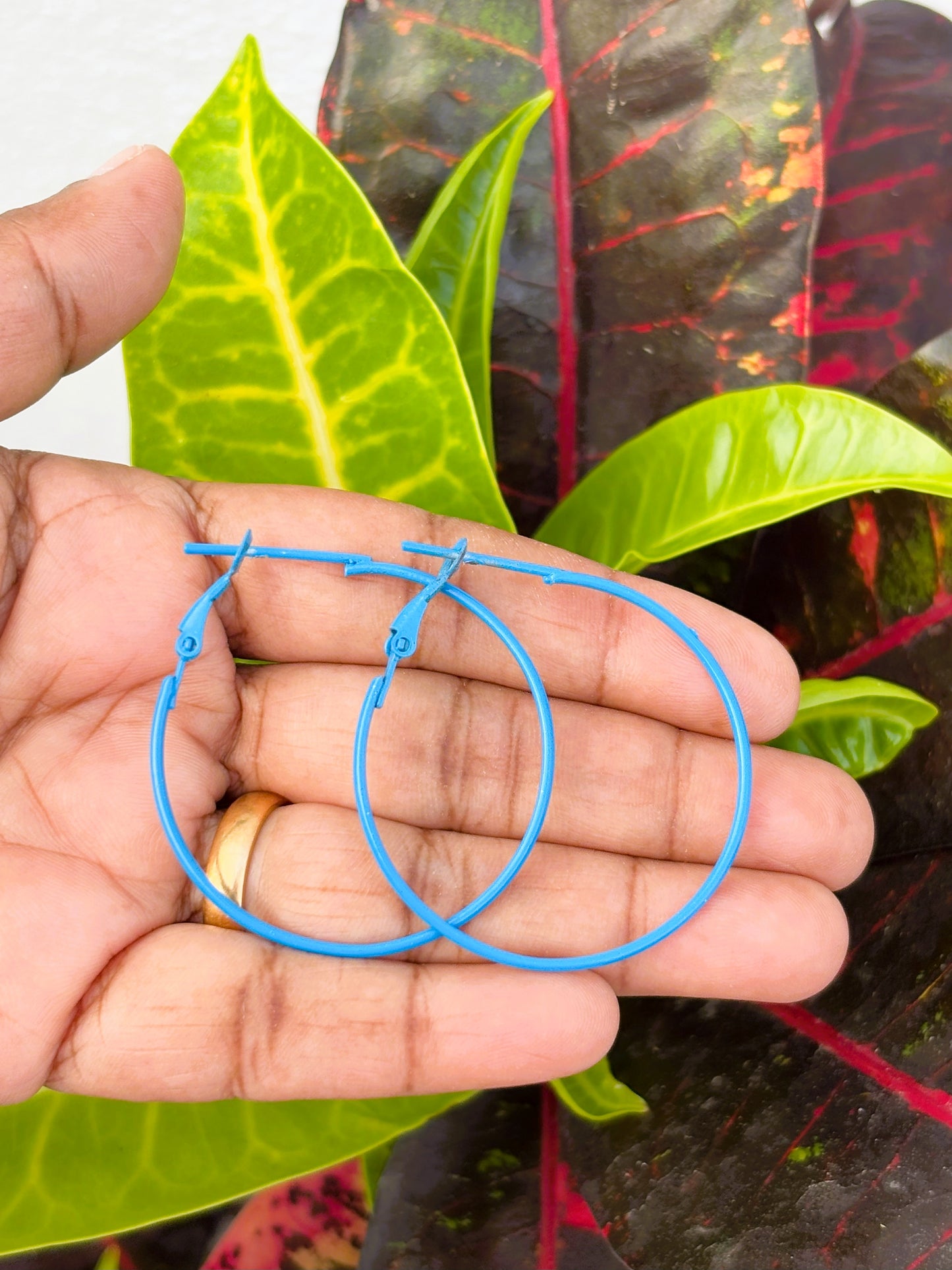 Medium Light Blue Hoops