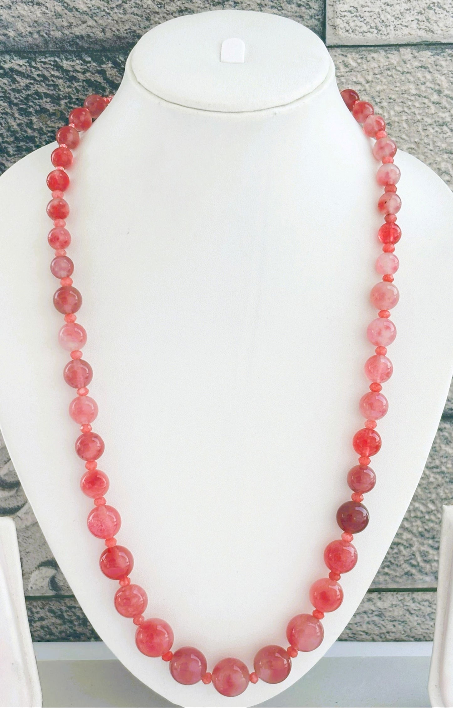 Handmade Graduated Pink Agate Gemstone Necklace