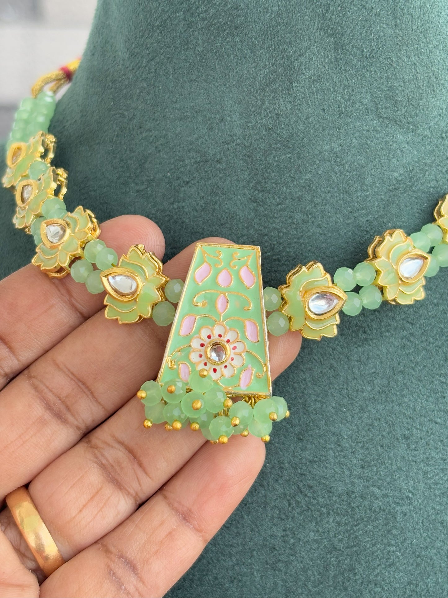 Handmade Pastel Green Kundan Stone Necklace