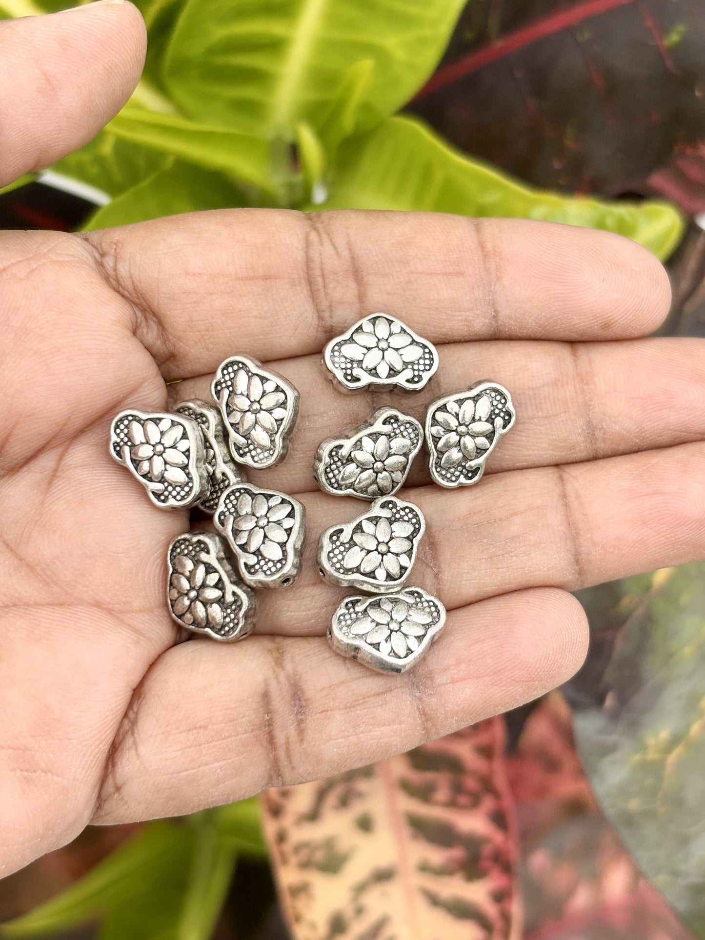 Wavy Intricate Detailing Silver Metal Beads