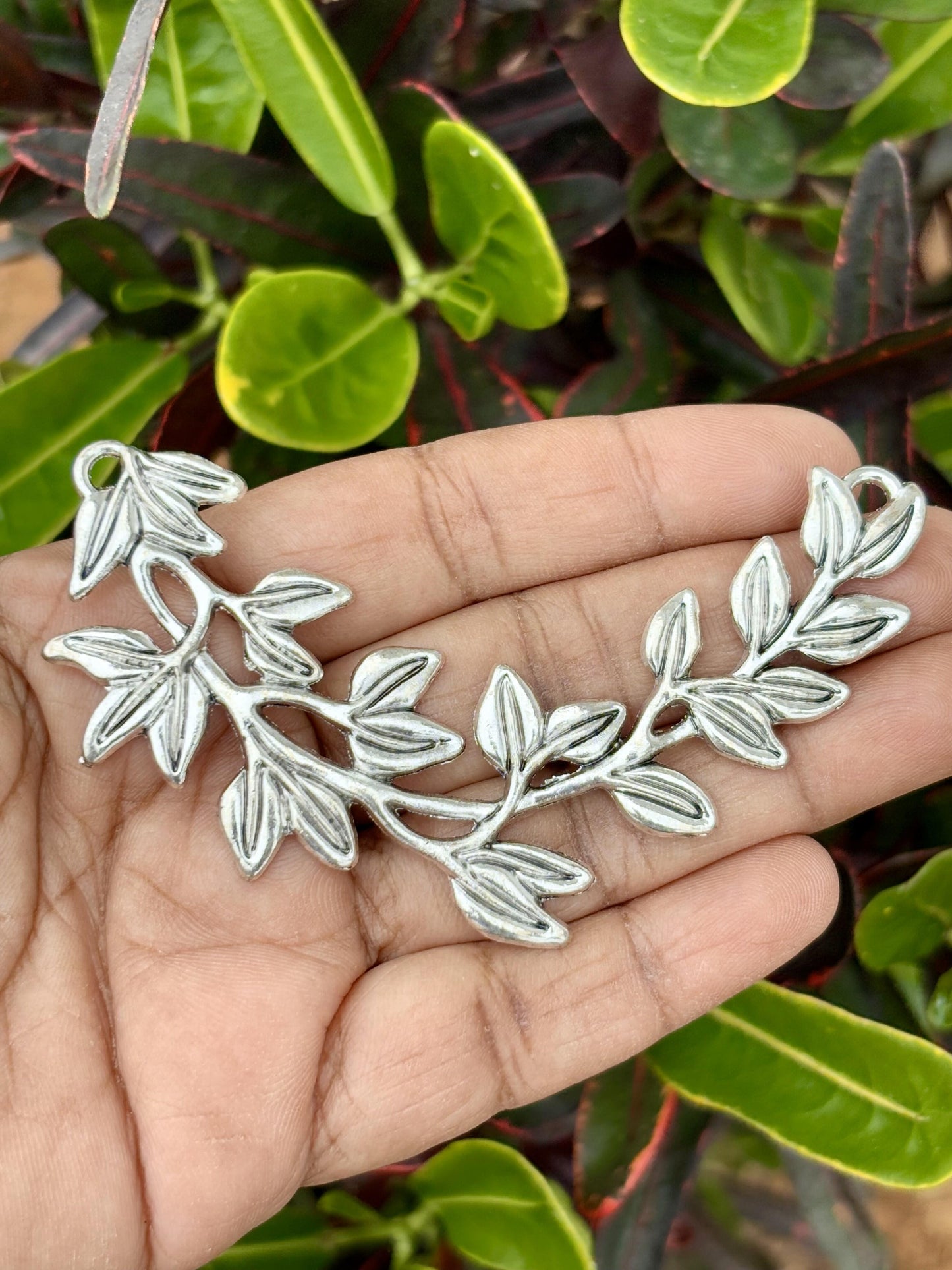 Intricate Vintage Elegance Pendant