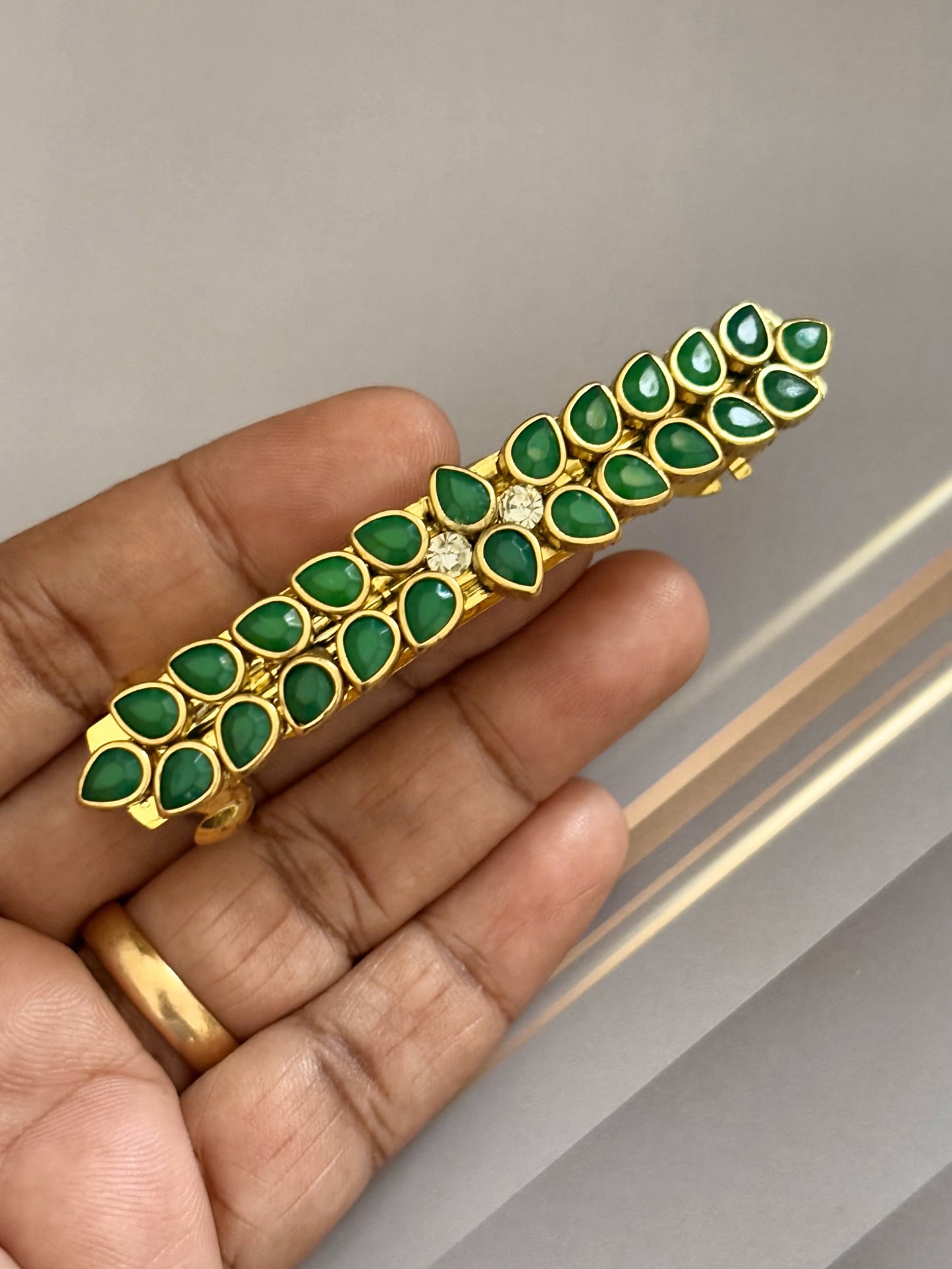 Handmade Green Kundan Hair Clip with Floral Design