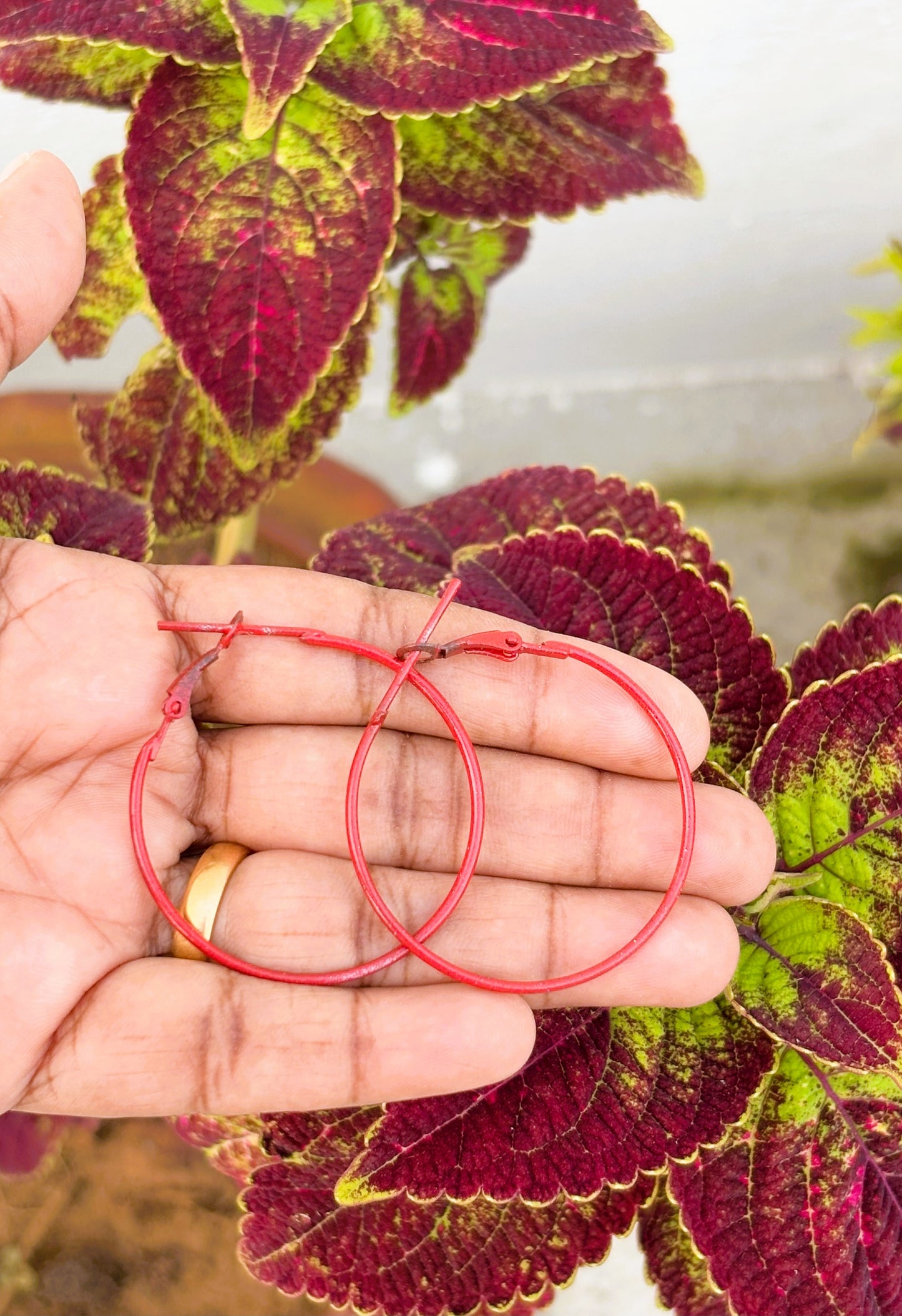 Medium Dull Red Hoops