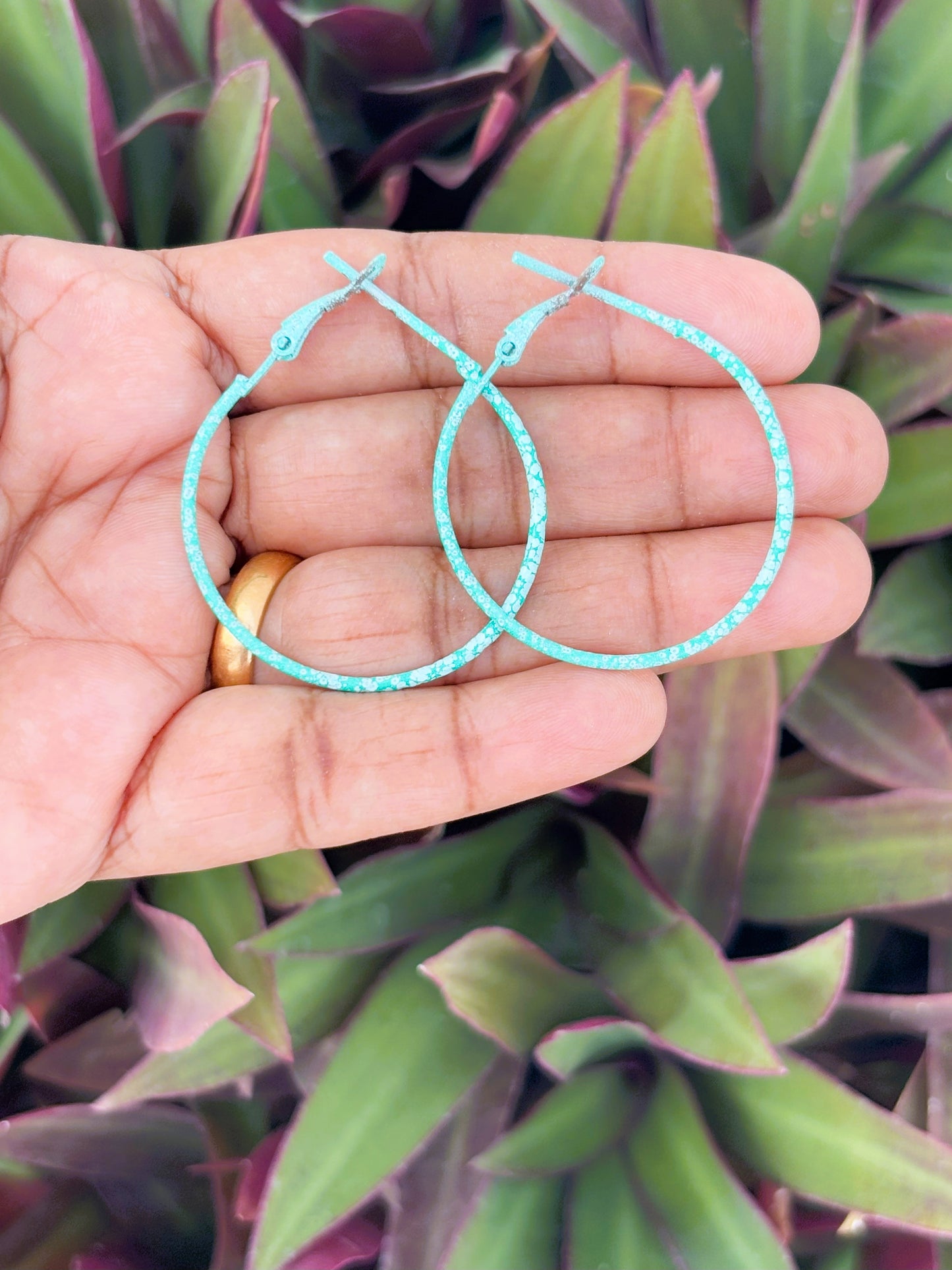 Medium Aqua Hoops