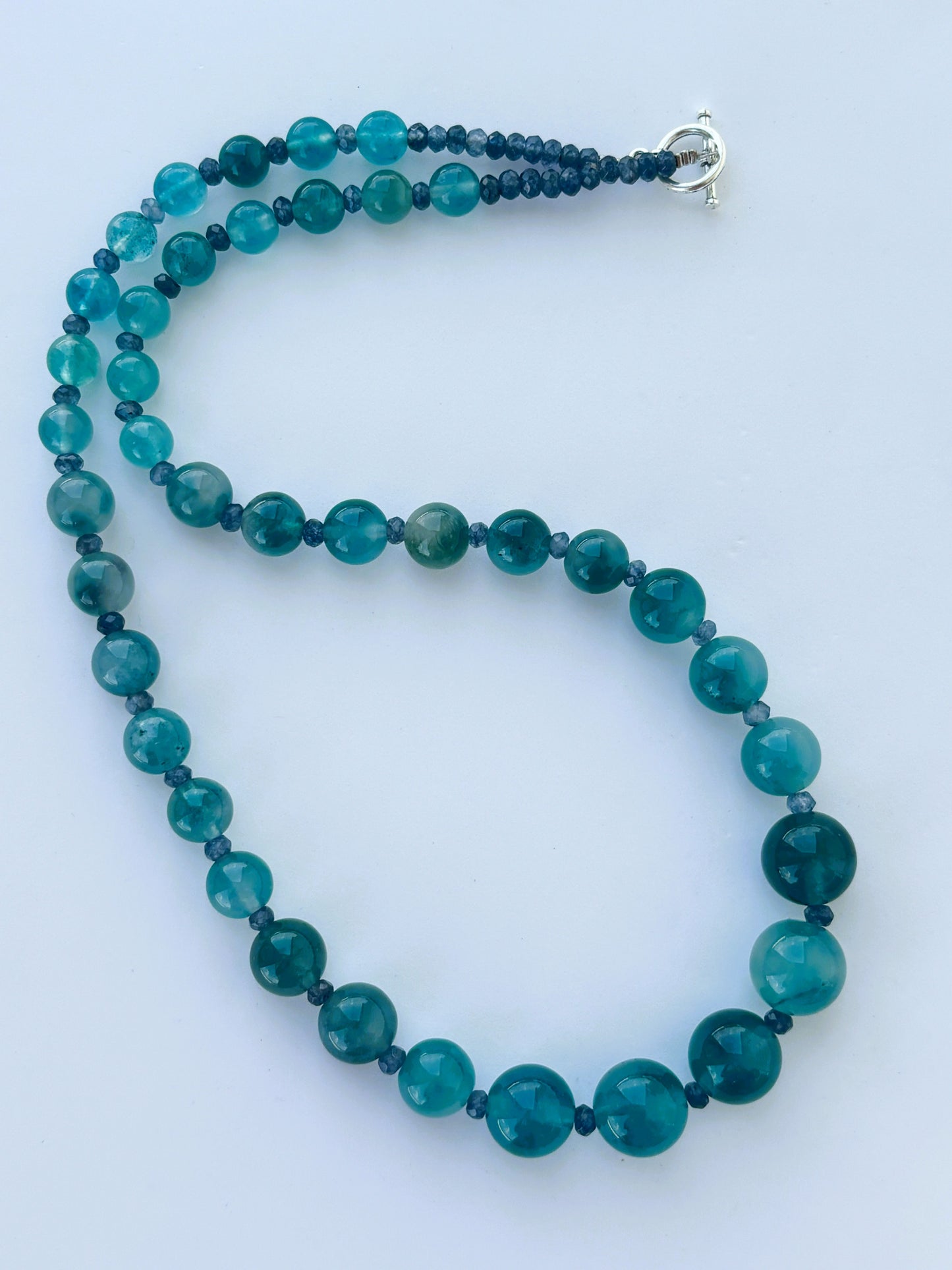 Handmade Graduated Blue Agate Gemstone Necklace