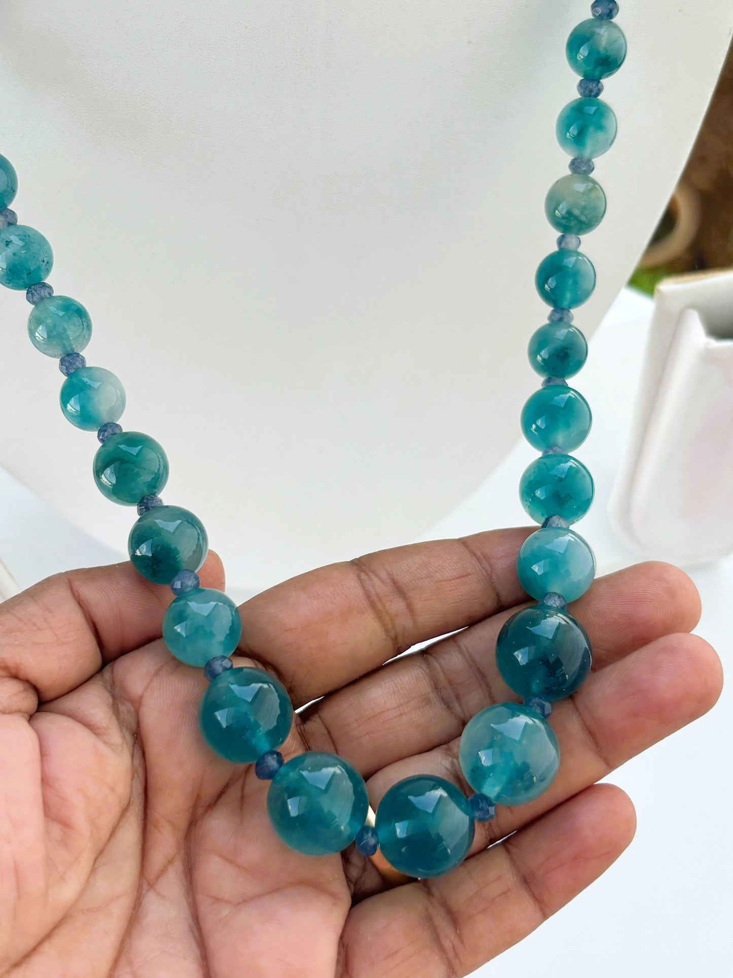 Handmade Graduated Blue Agate Gemstone Necklace