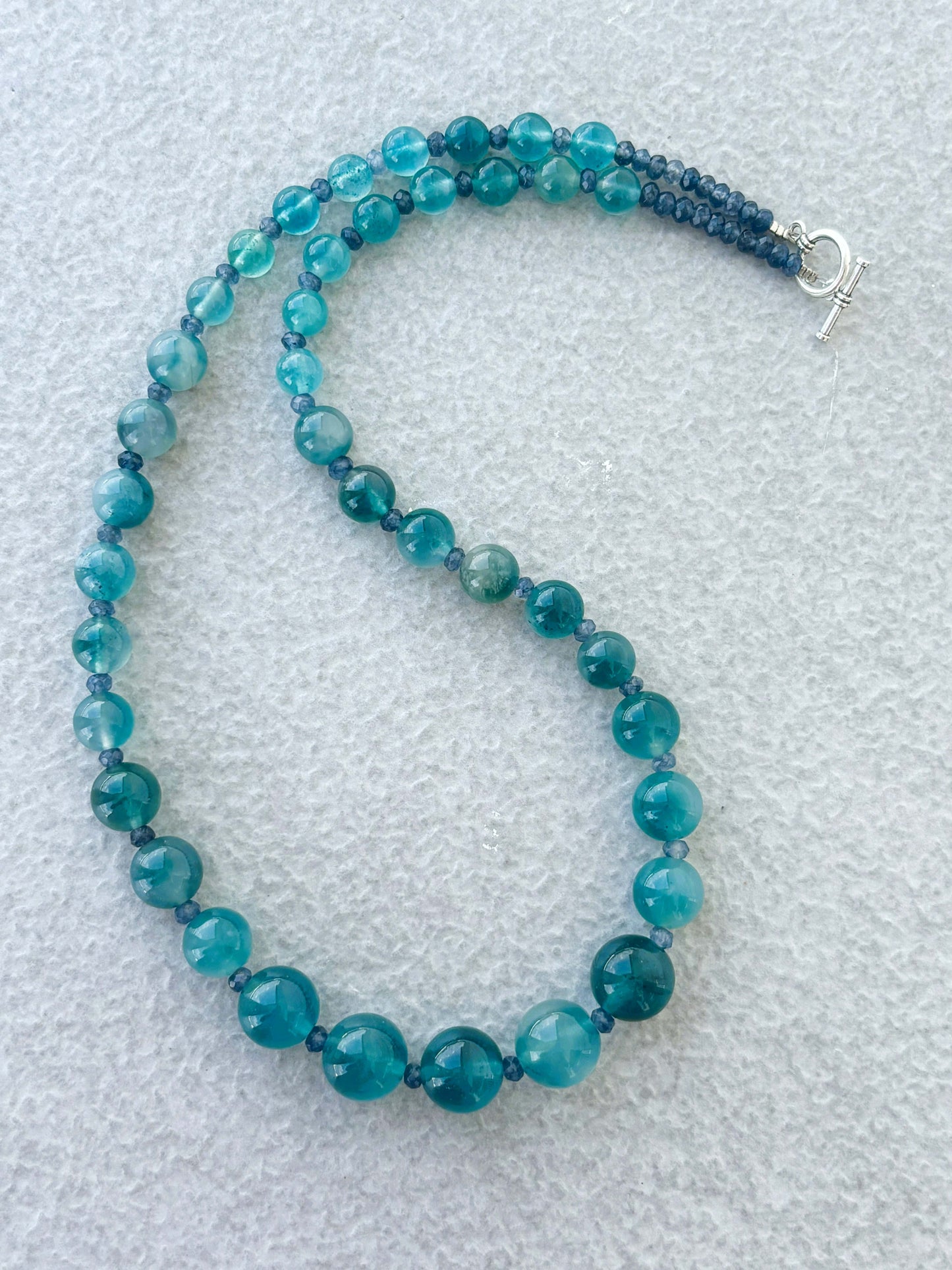 Handmade Graduated Blue Agate Gemstone Necklace