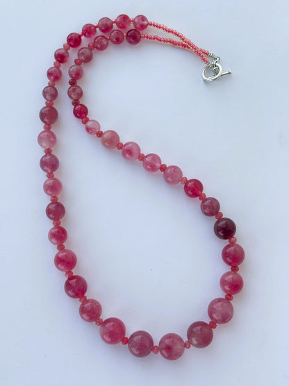 Handmade Graduated Pink Agate Gemstone Necklace