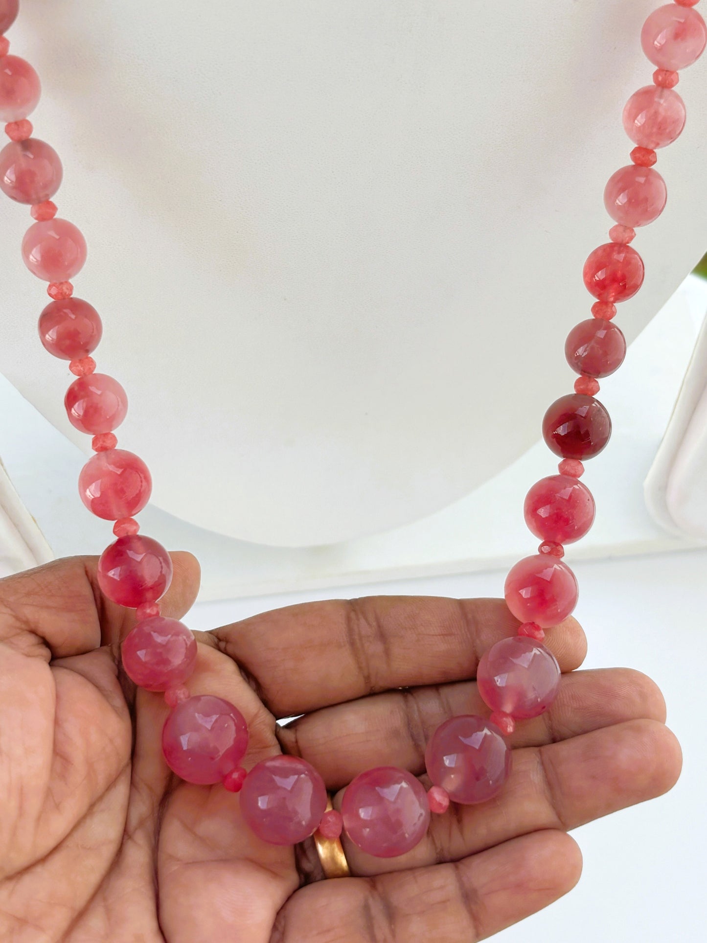 Handmade Graduated Pink Agate Gemstone Necklace