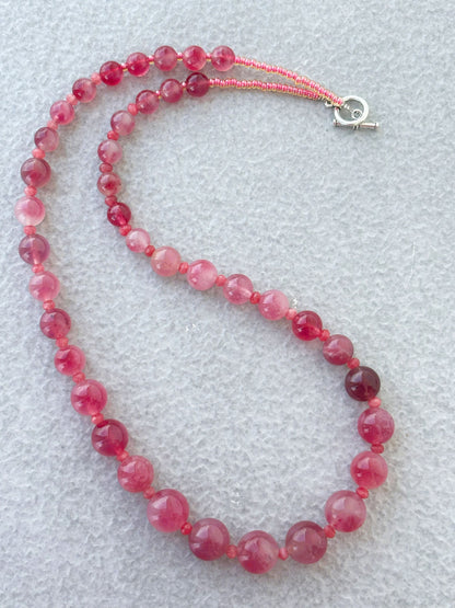 Handmade Graduated Pink Agate Gemstone Necklace