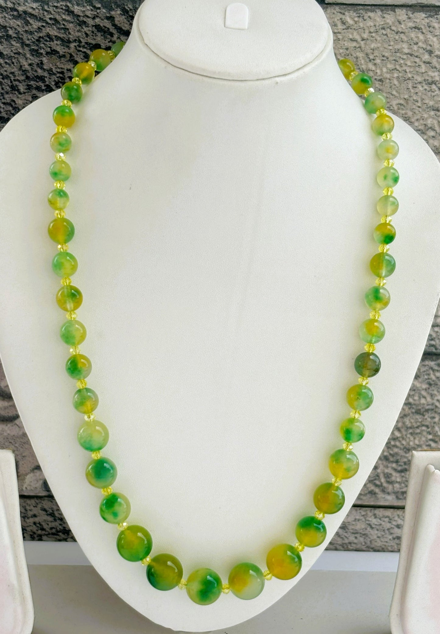Handmade Graduated Yellow Green Fire Agate Gemstone Necklace