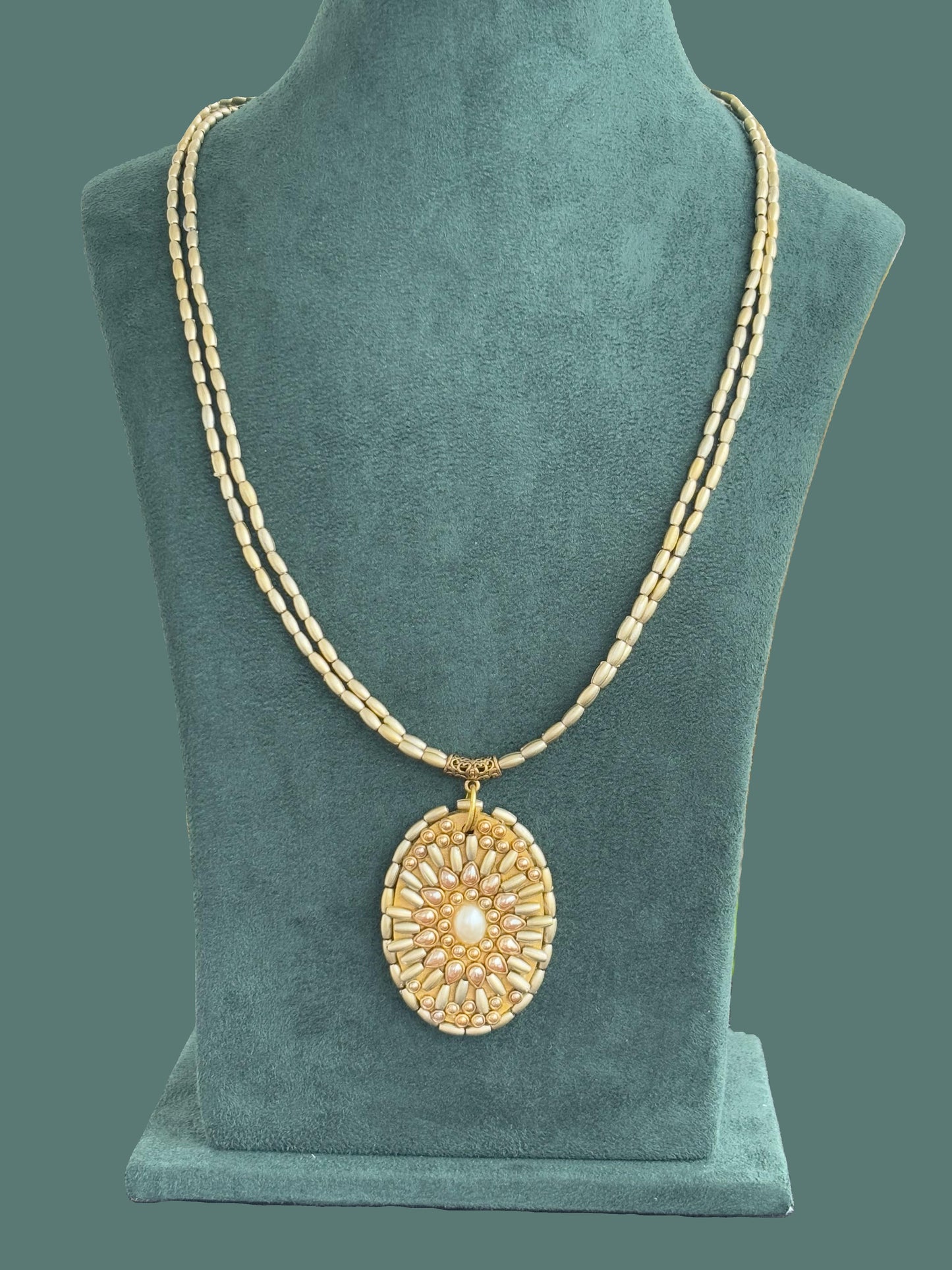 Handmade Gold and Pearl Oval Pendant Necklace
