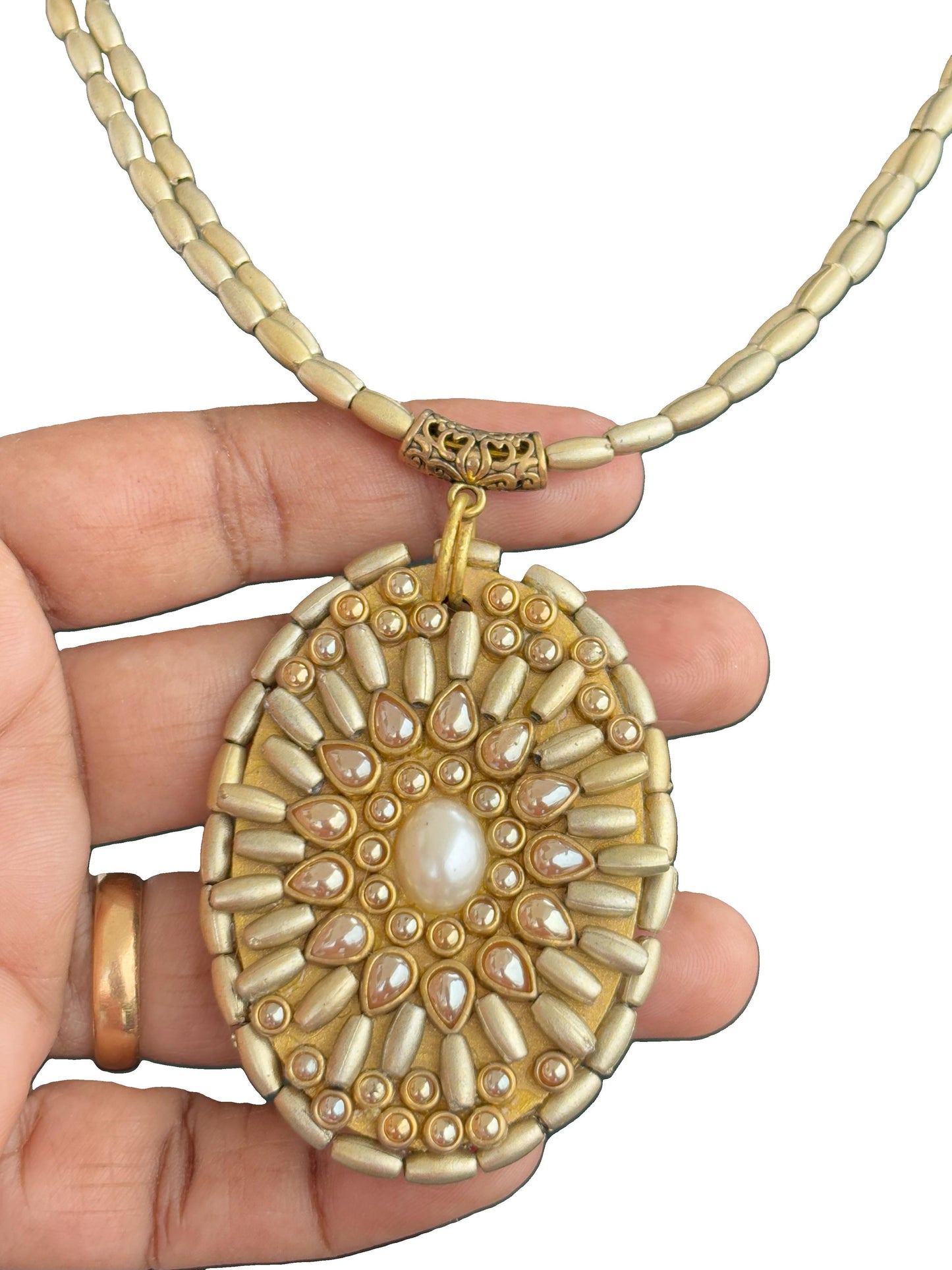 Handmade Gold and Pearl Oval Pendant Necklace
