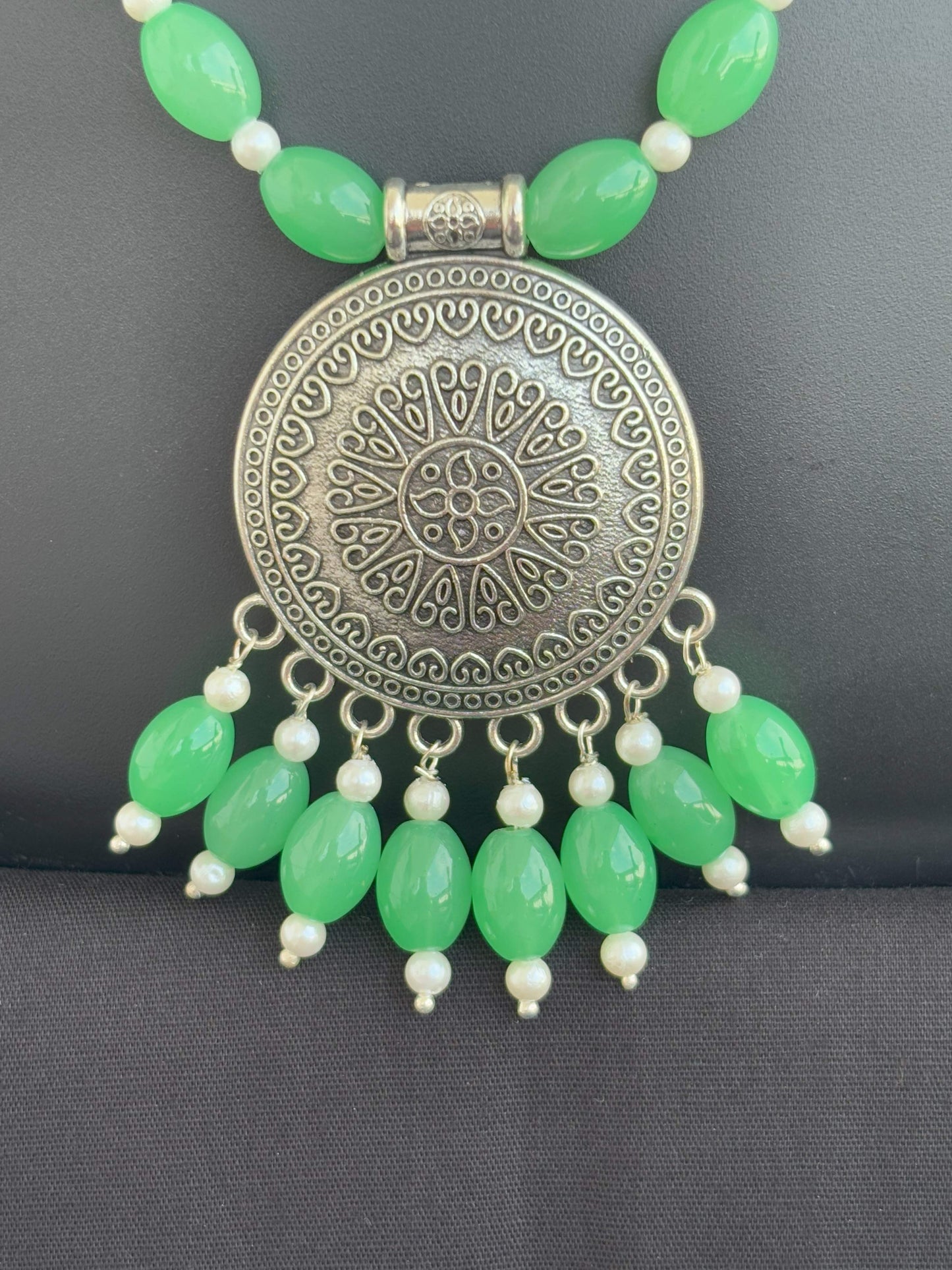 Handmade Green and Oxidized Pendant Necklace Set