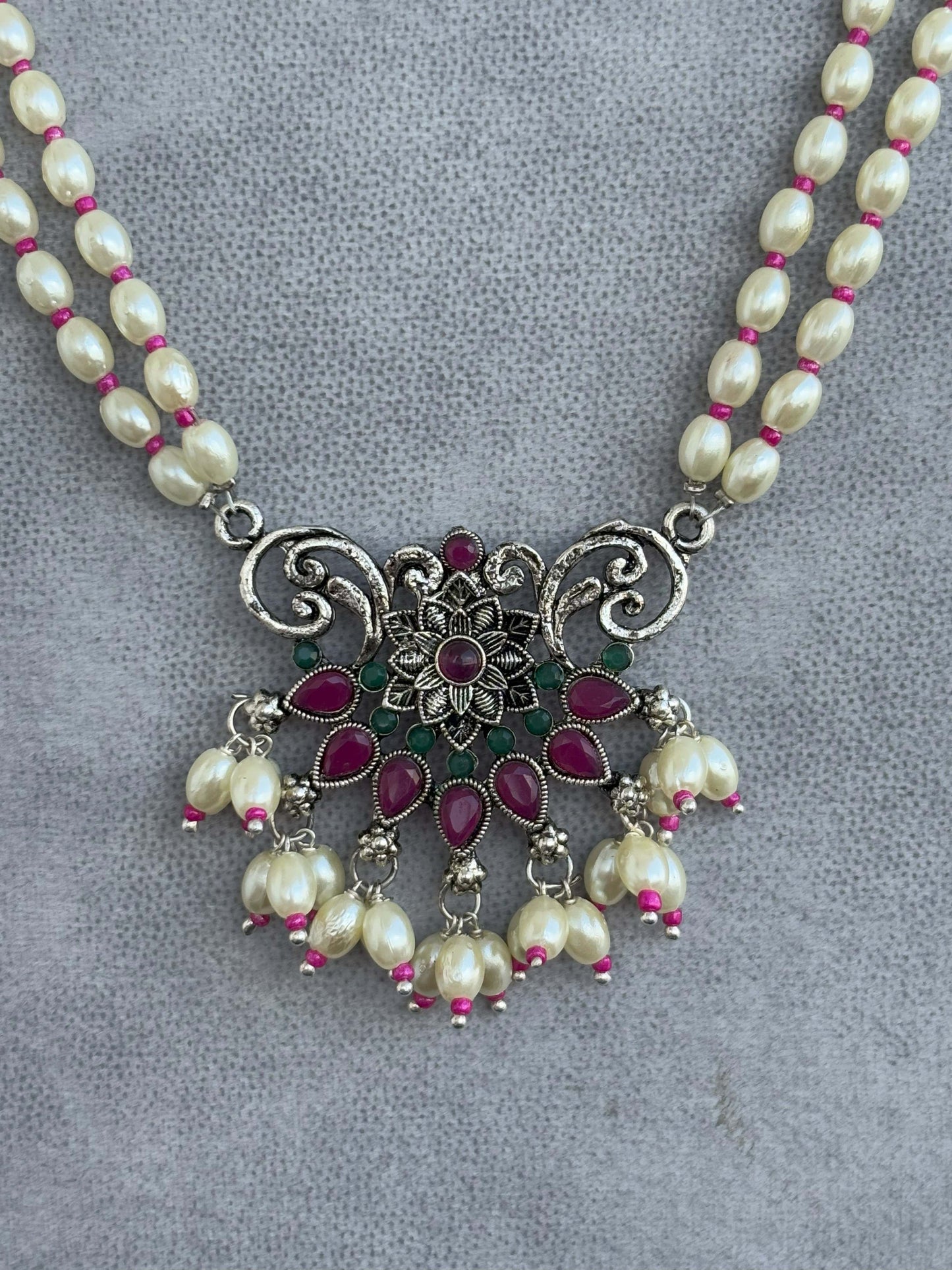 Handmade Pearl and Oxidized Stone Pendant Set