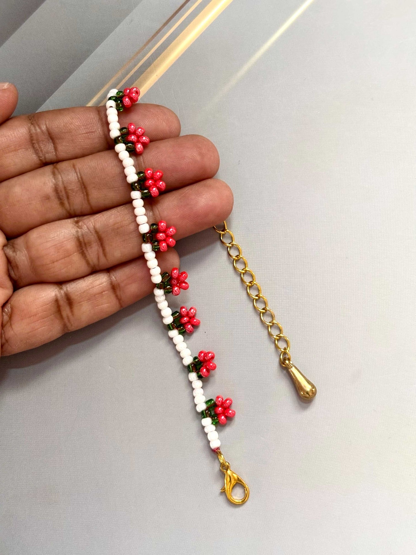 Red Flower Daisy Chain Seed Bead Bracelet