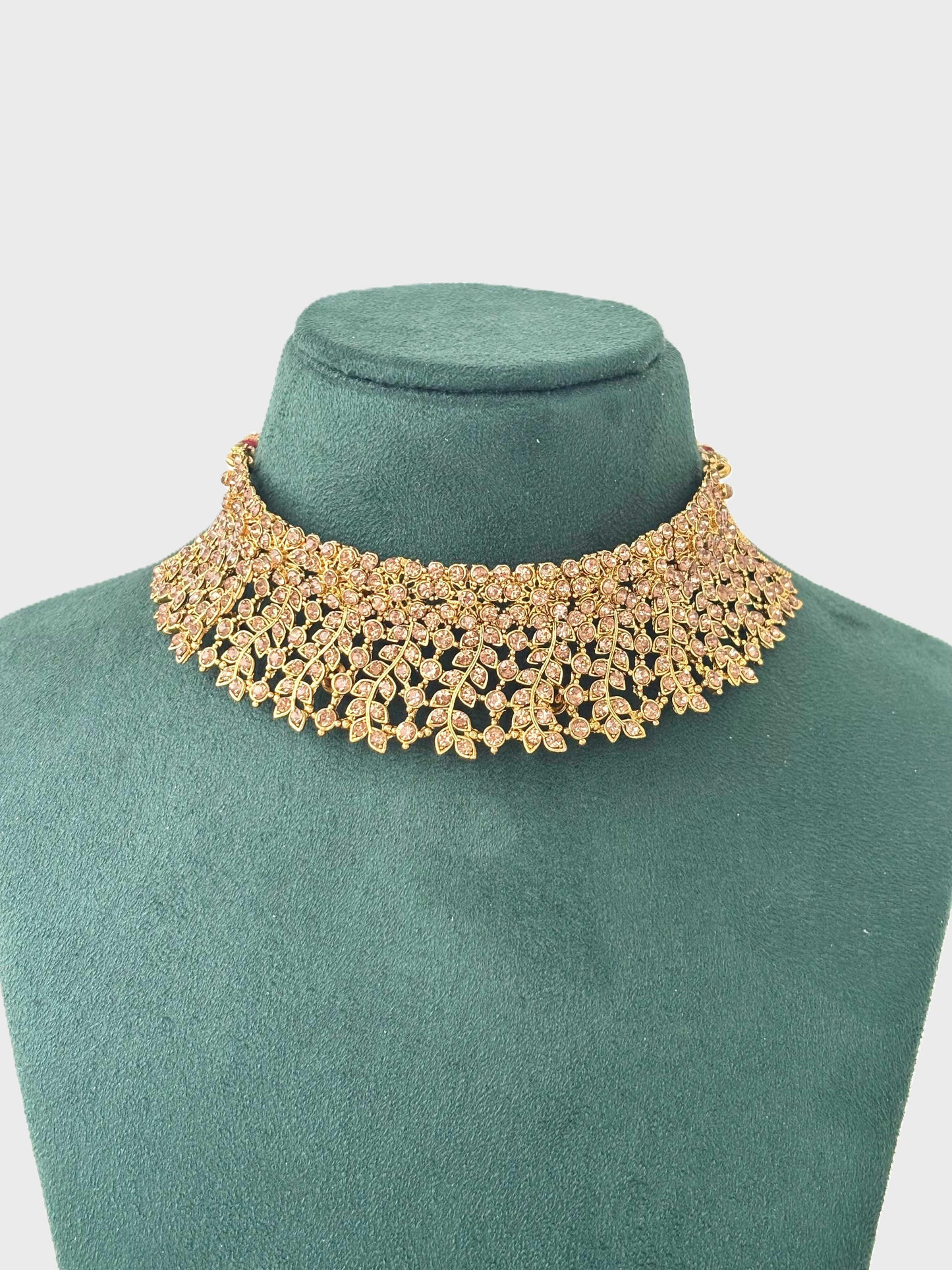 Ornate Gold Choker Set with Champagne Stone Design 2