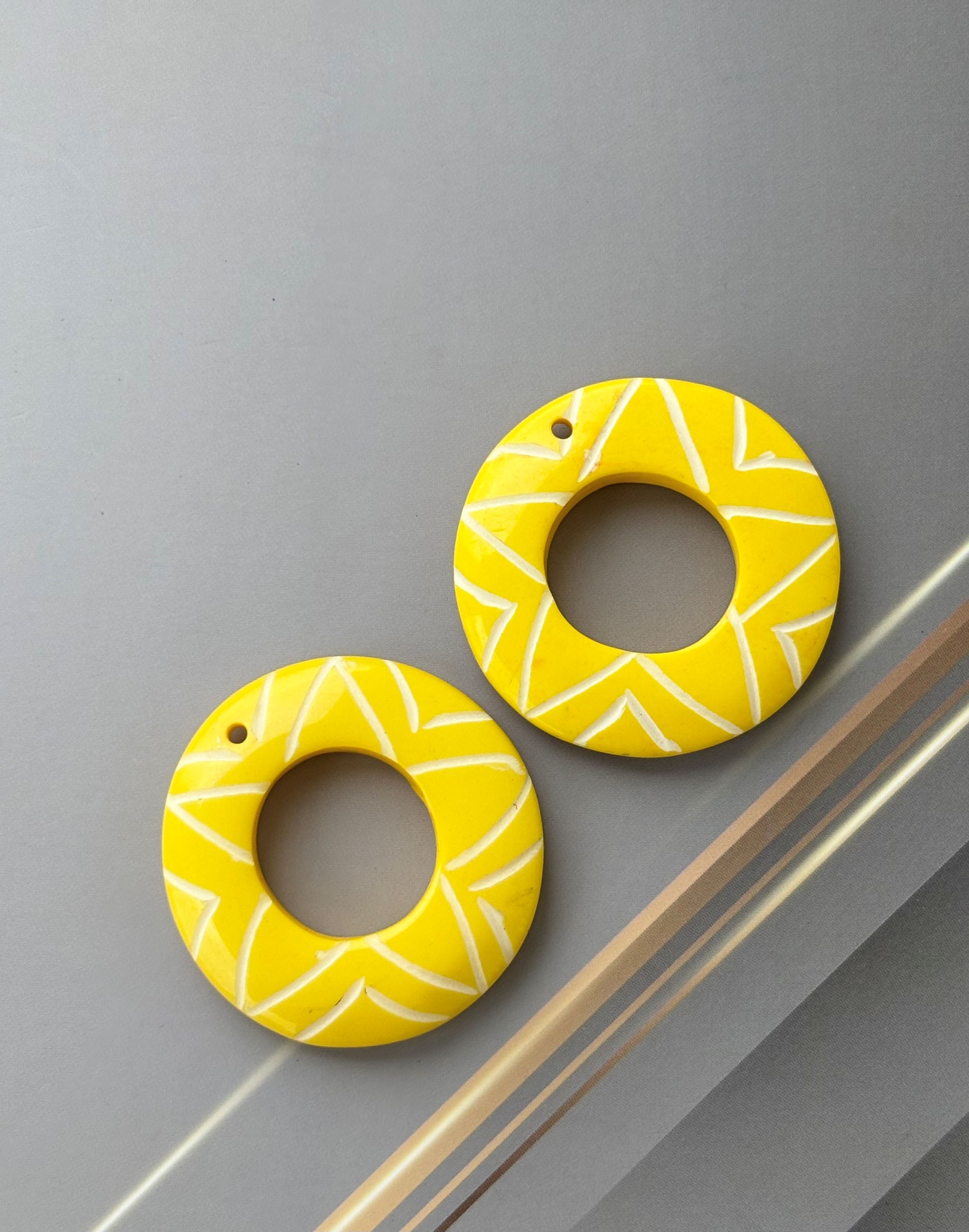 Yellow Round Beads with Hand Carved Pattern for Jewelry Making