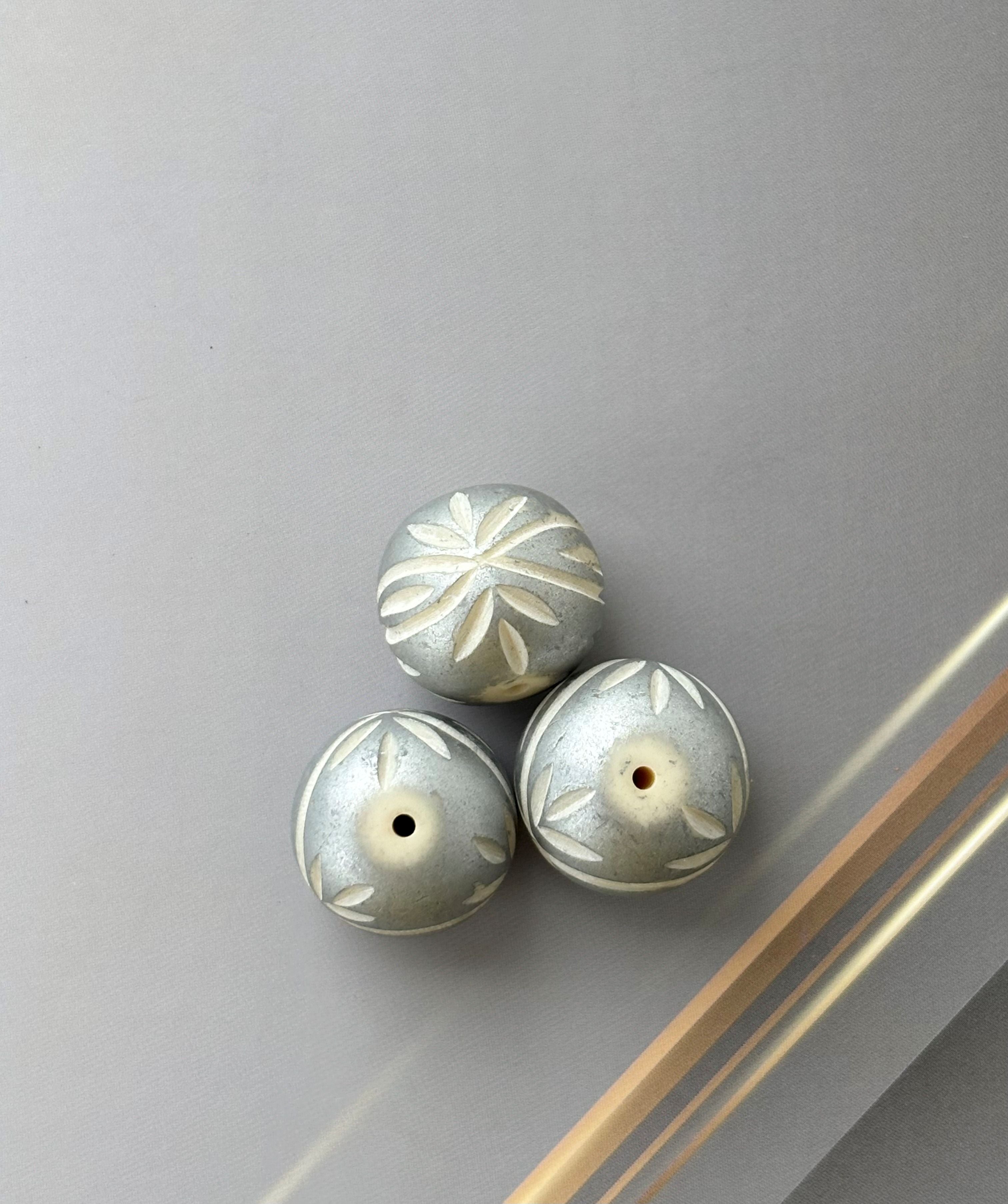 Silver Grey Beads with Etched Floral Pattern for Jewelry Making