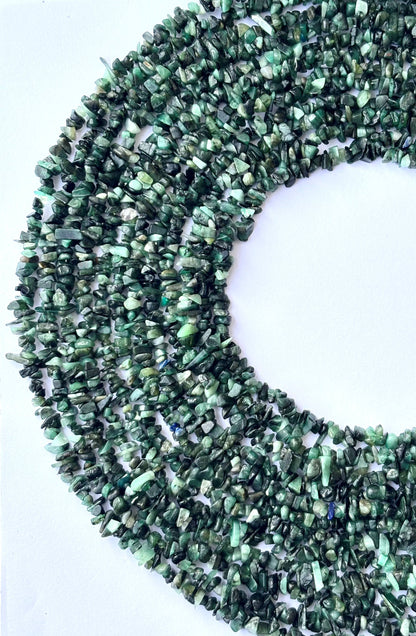 Natural Emerald Chip Beads - Untreated Green Gemstone Chips for Jewelry