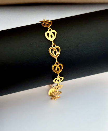 Gold-Plated Heart Link Chain Bracelet for Women