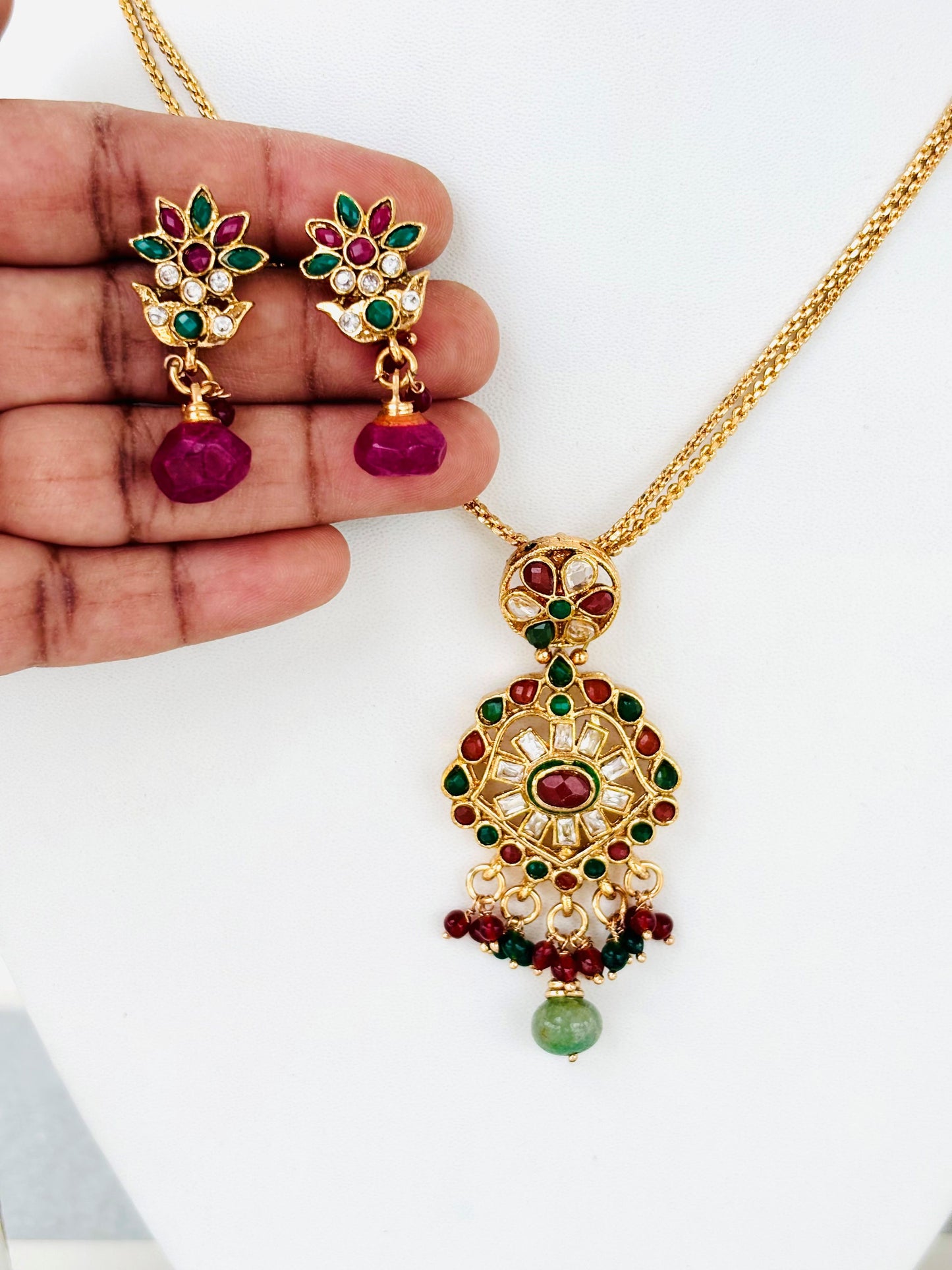 Kundan and Polki Style Pendant Necklace Set