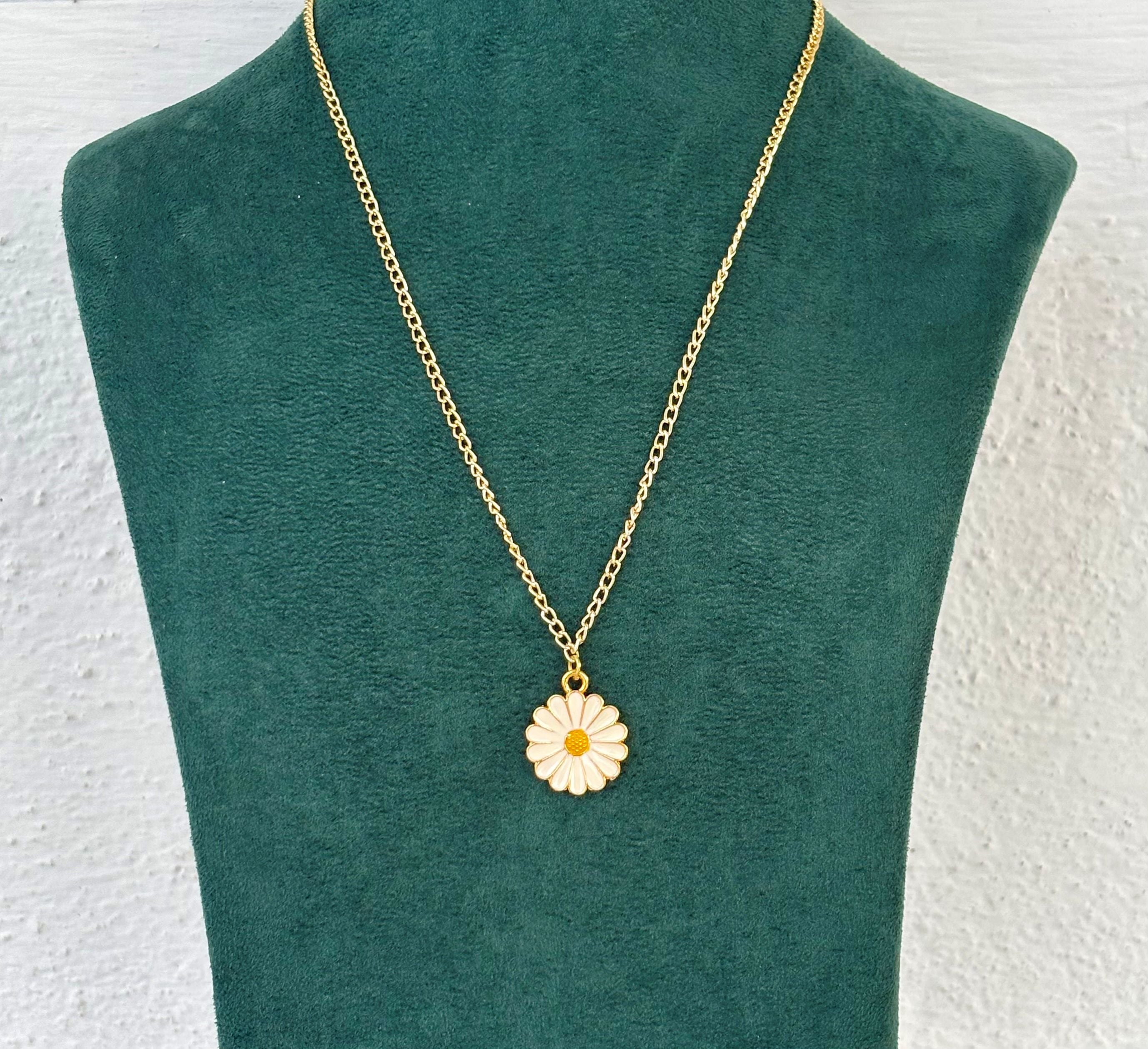 Dainty Daisy Flower Pendant Necklace
