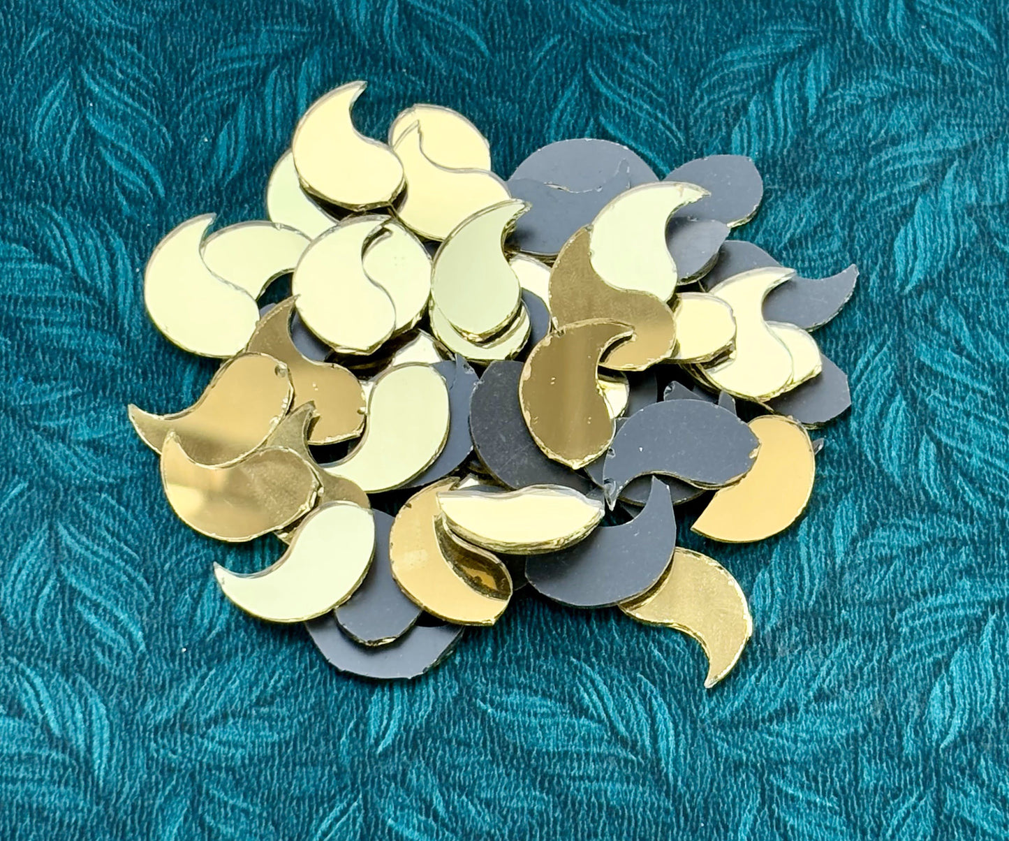 Gold Fancy Shape - Mango Cut Mirrors