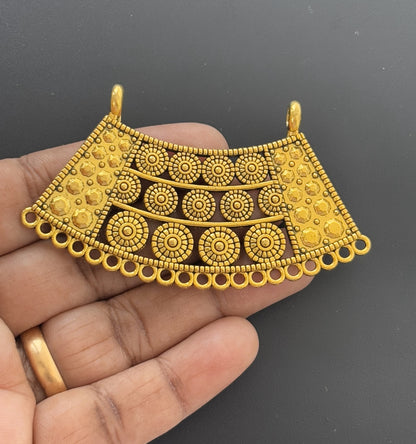 Gold Pendant Fan Shaped