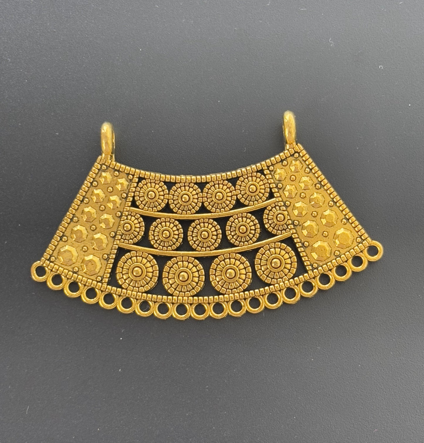 Gold Pendant Fan Shaped