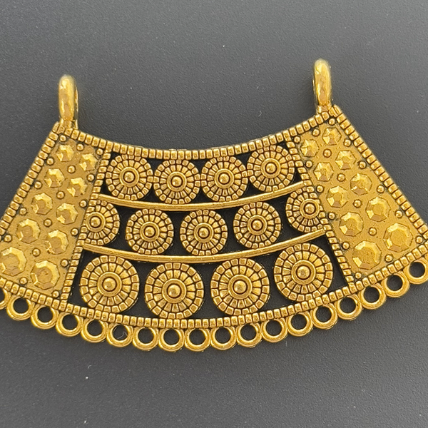 Gold Pendant Fan Shaped