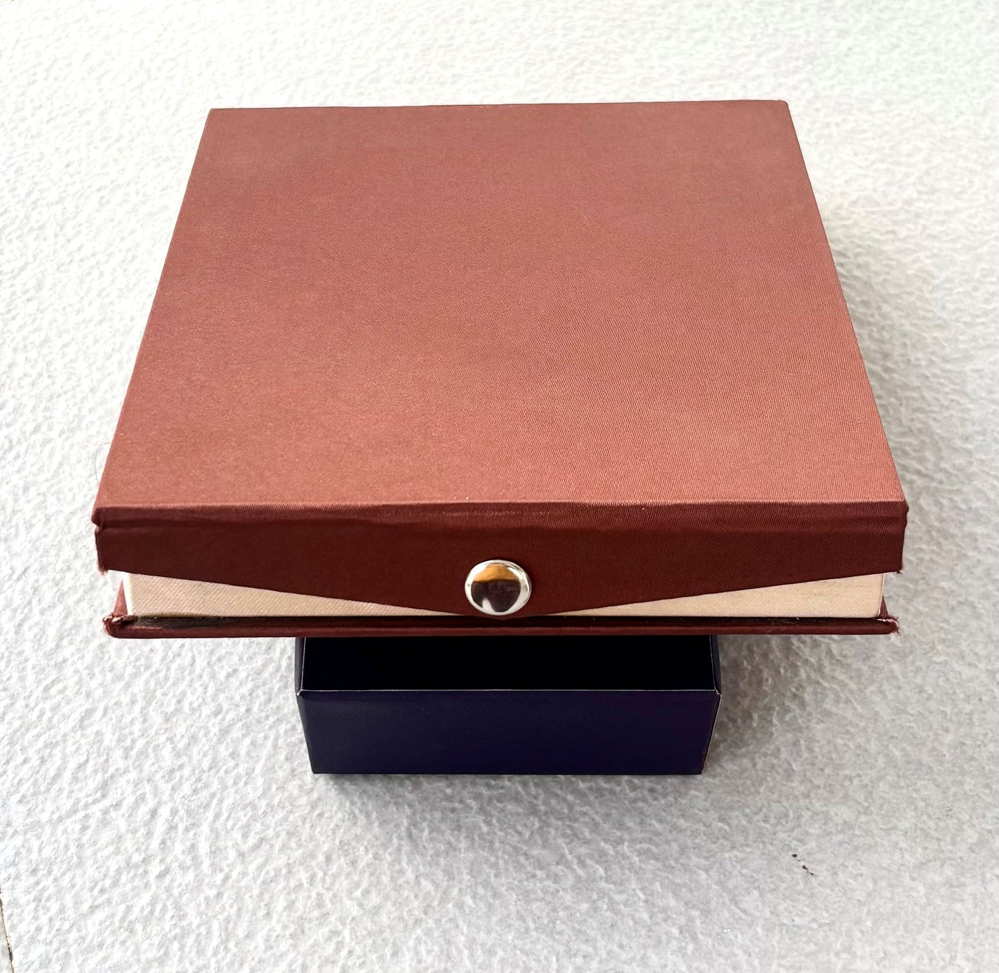 Elegant Brown and Cream Jewelry Gift Box