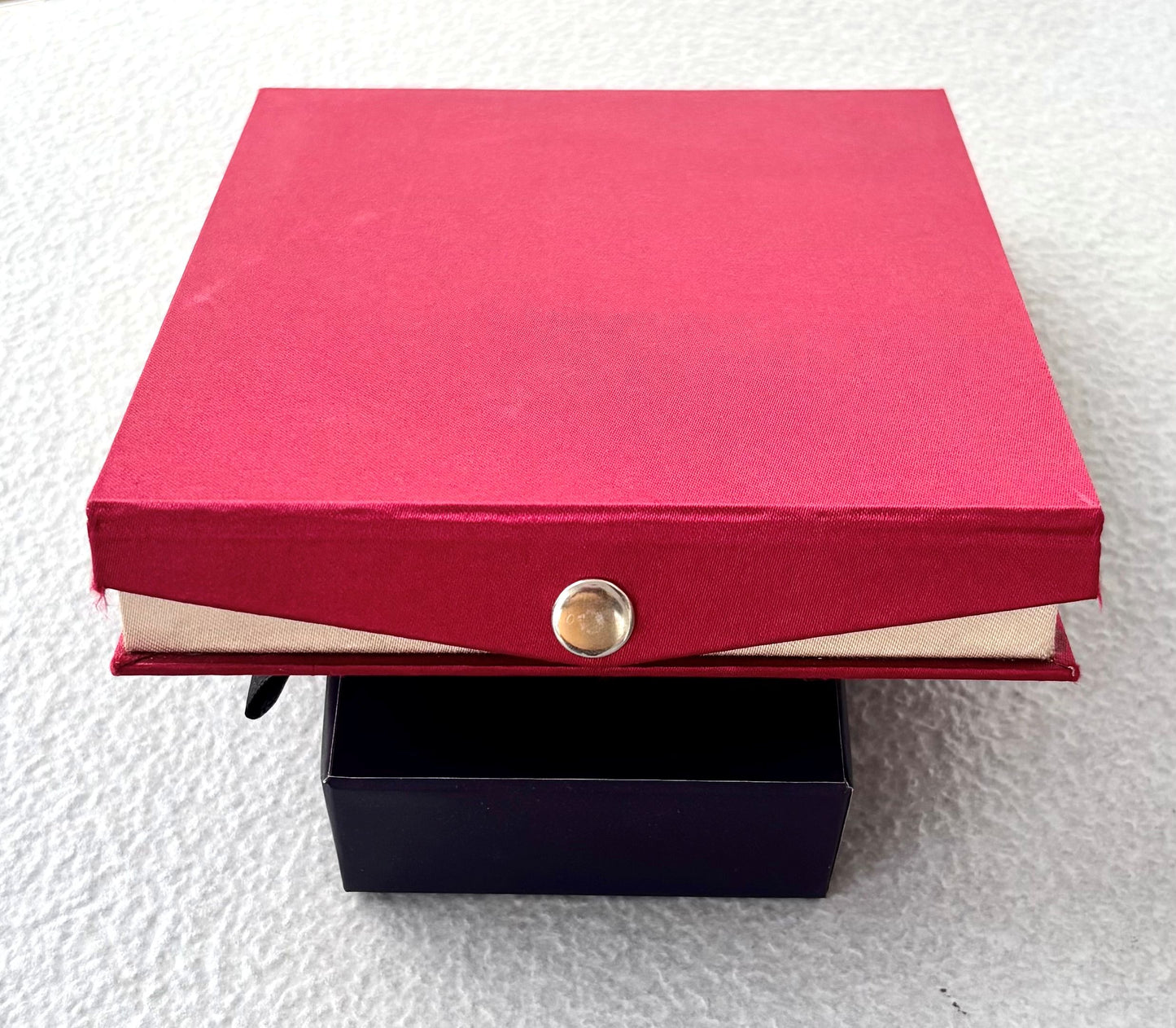 Elegant Red and Cream Jewelry Gift Box