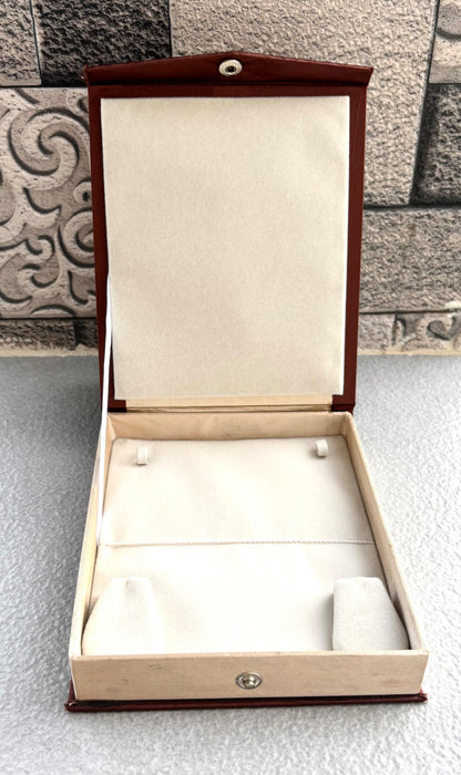 Elegant Brown and Cream Jewelry Gift Box