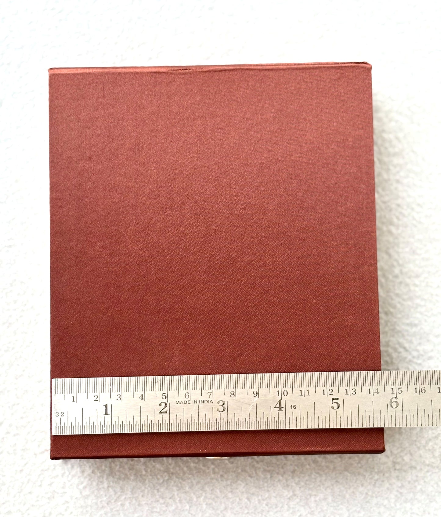 Elegant Brown and Cream Jewelry Gift Box