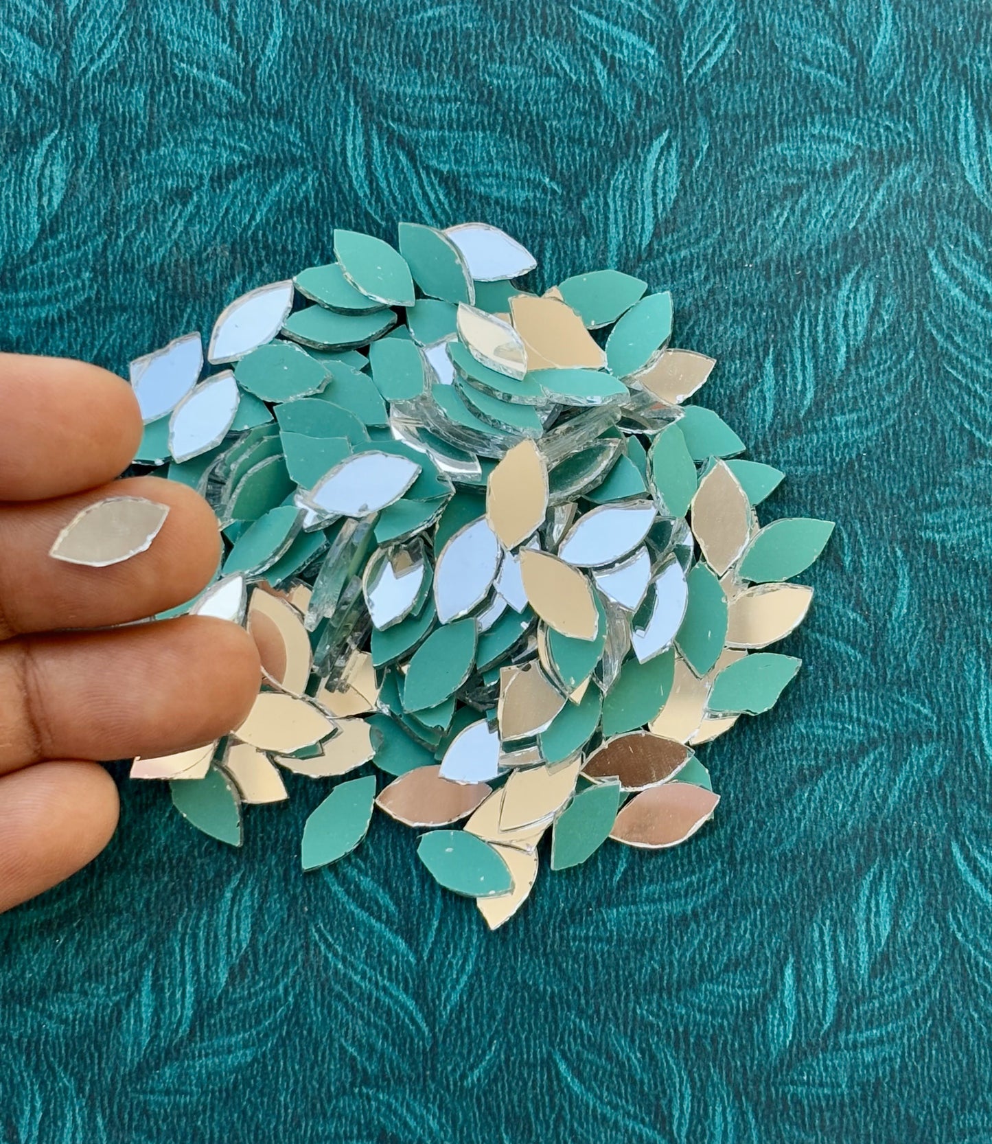 Kastipan Mirror Cutouts