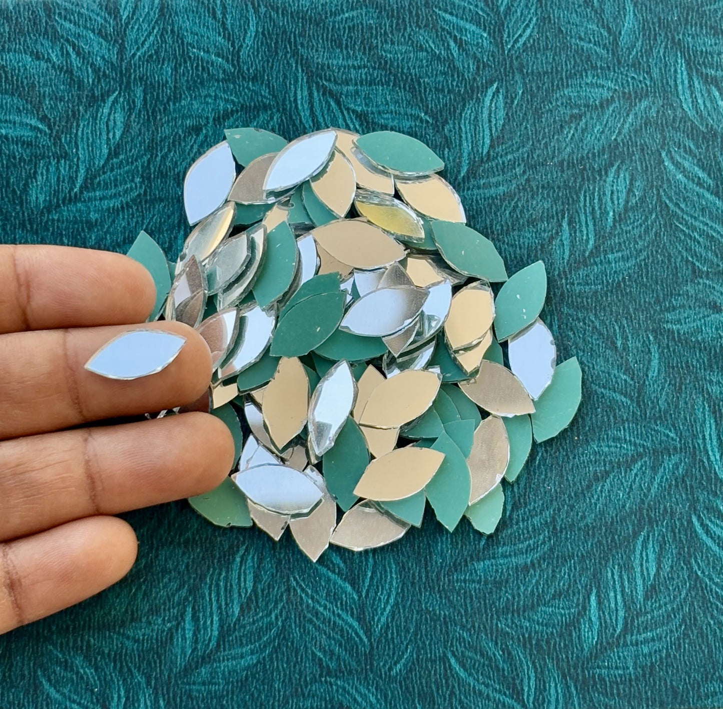 Kastipan Mirror Cutouts