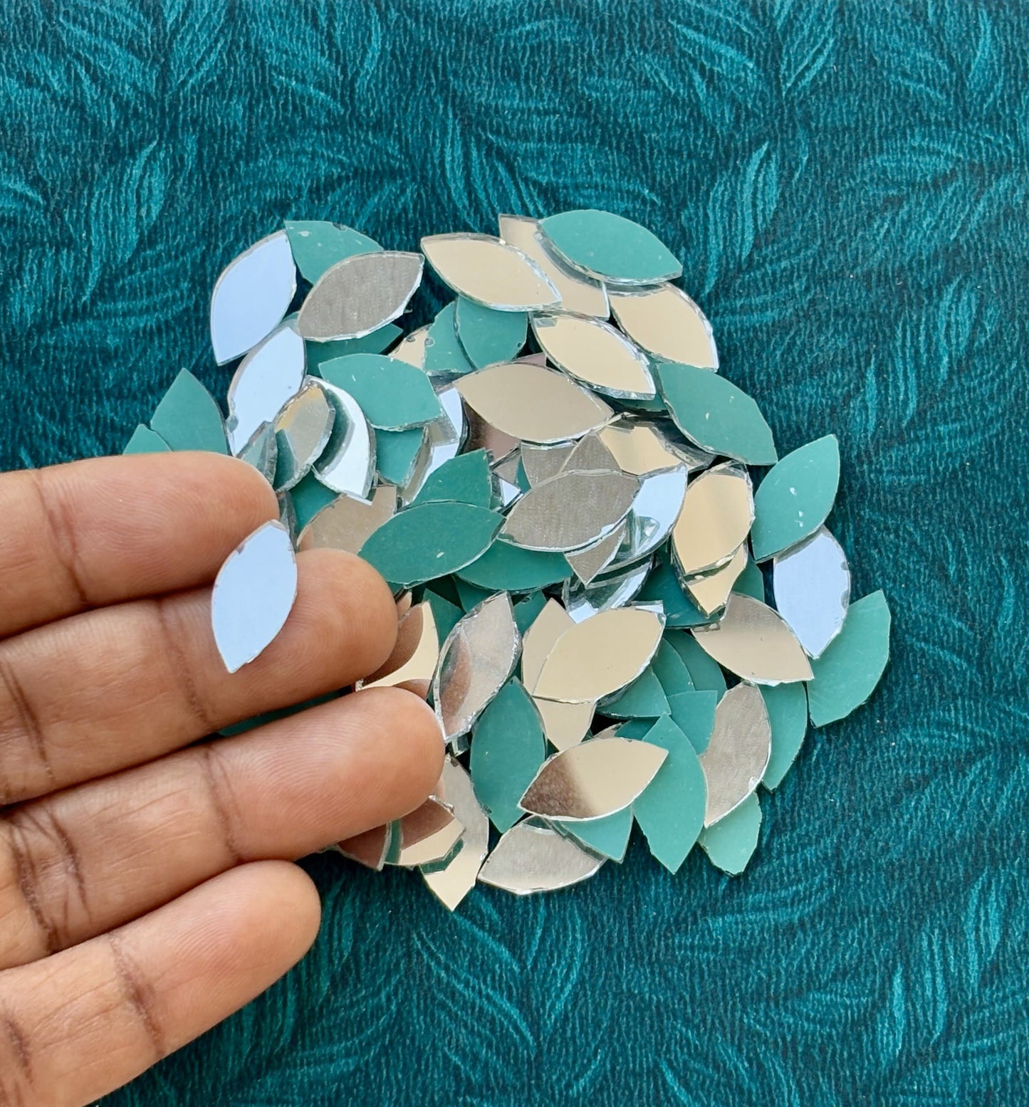 Kastipan Mirror Cutouts