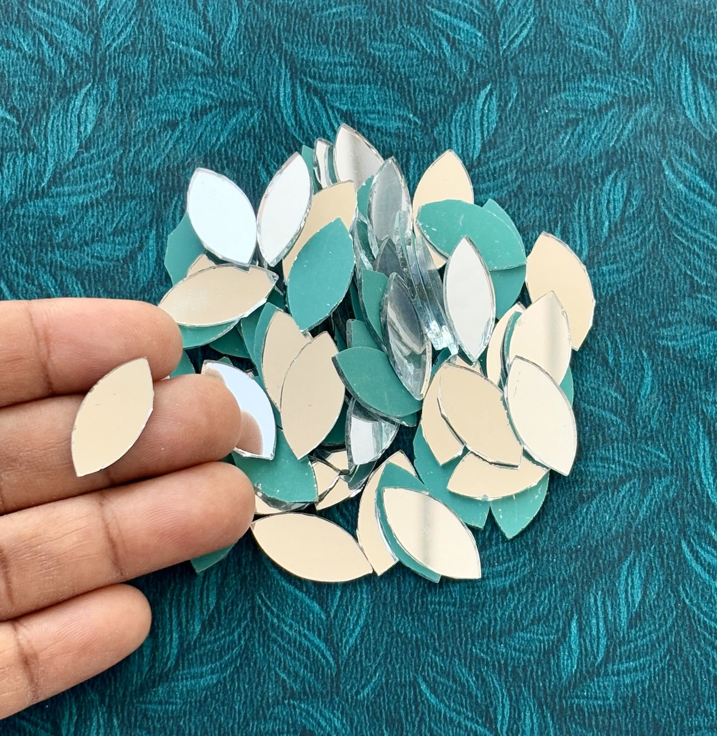 Kastipan Mirror Cutouts