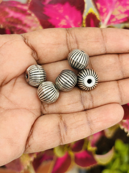 Unique Loop And Cutout Design Metal Beads