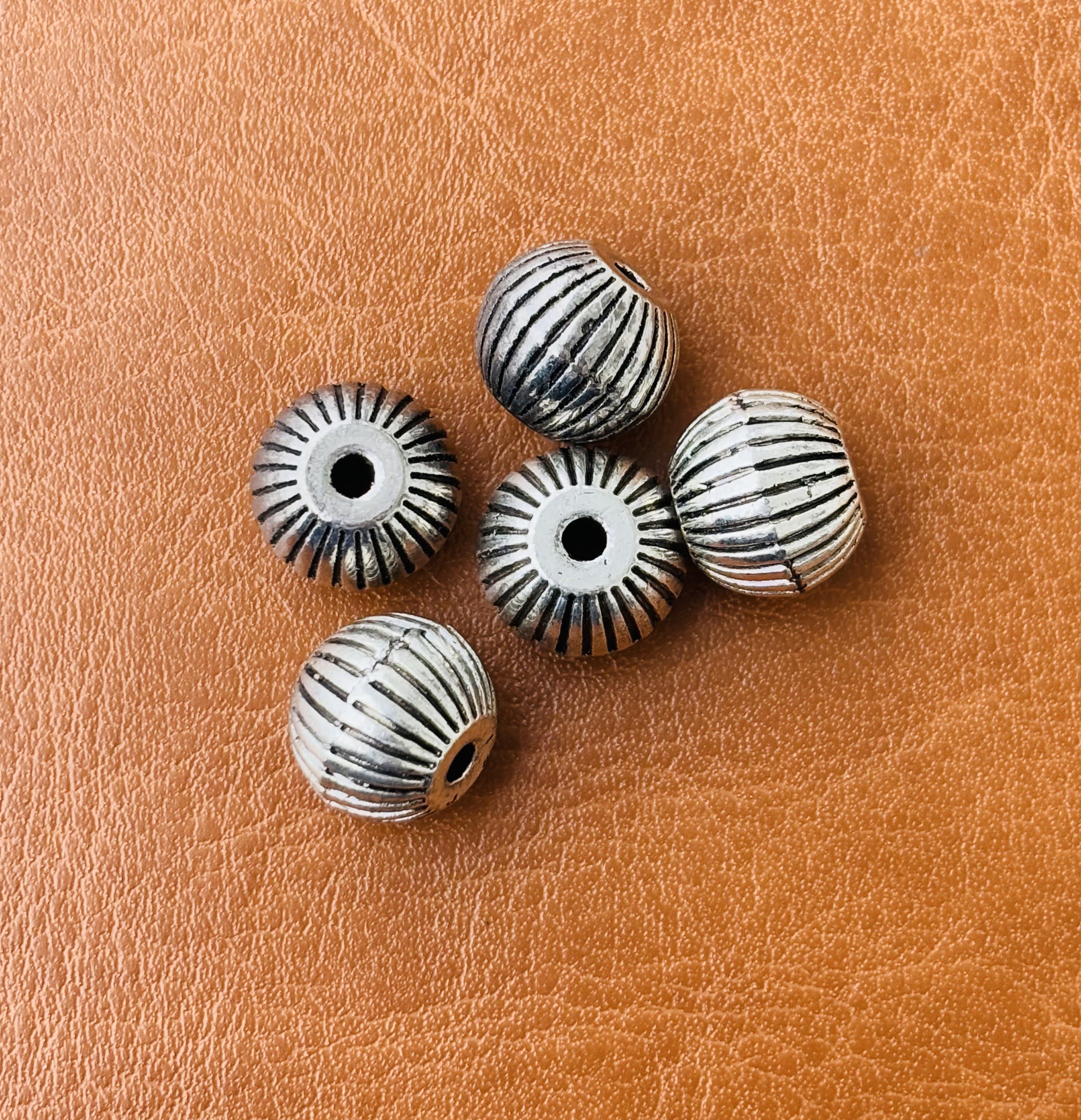 Unique Loop And Cutout Design Metal Beads