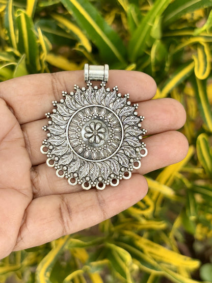 Floral and Circular Detailing Pendant