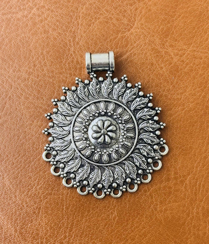 Floral and Circular Detailing Pendant