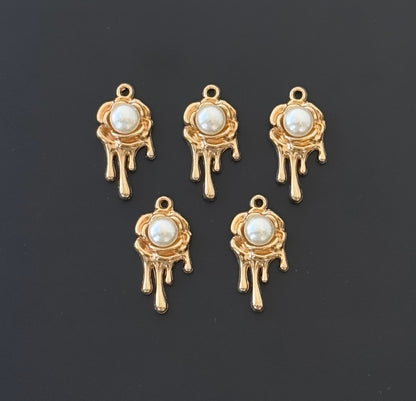 Two Pieces Gold Drip Pearl Charms