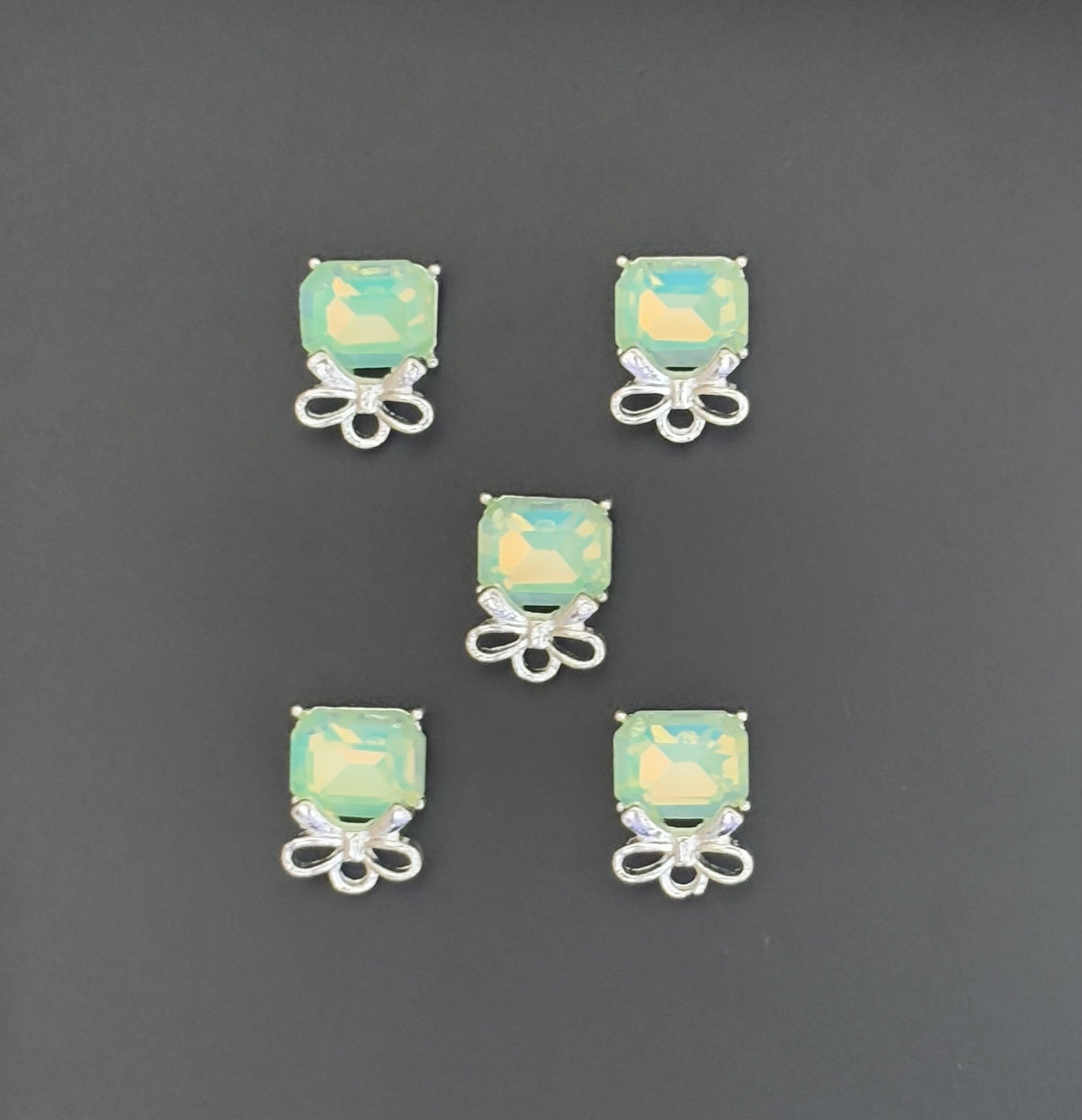 Two Pieces Green Gem Bow Charms