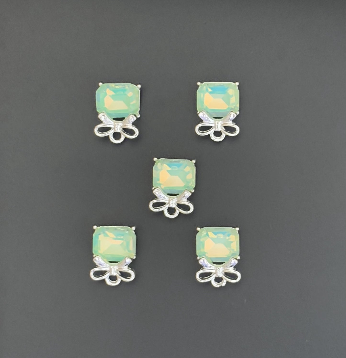 Two Pieces Green Gem Bow Charms